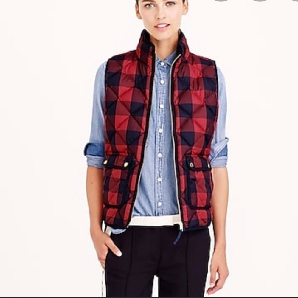 J Crew Woman Excursion Quilted Buffalo Black Red Checker Vest Size S - Picture 9 of 9